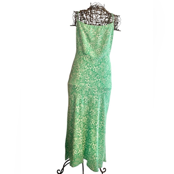 ASTR The Label Women’s Gabrielle Dress in Green Apple Ditsy. Size L - Picture 6 of 11
